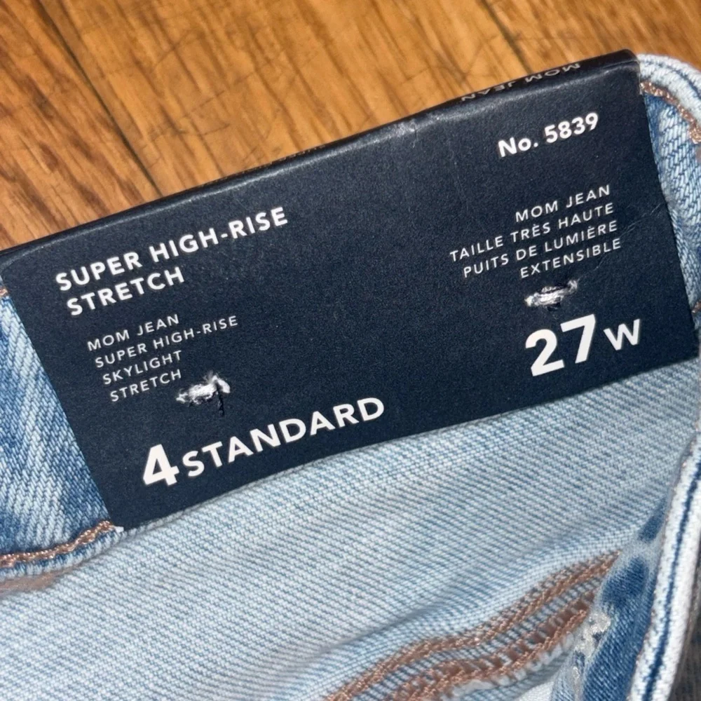 American Eagle Stretch Mom Jean - Picture 9 of 13